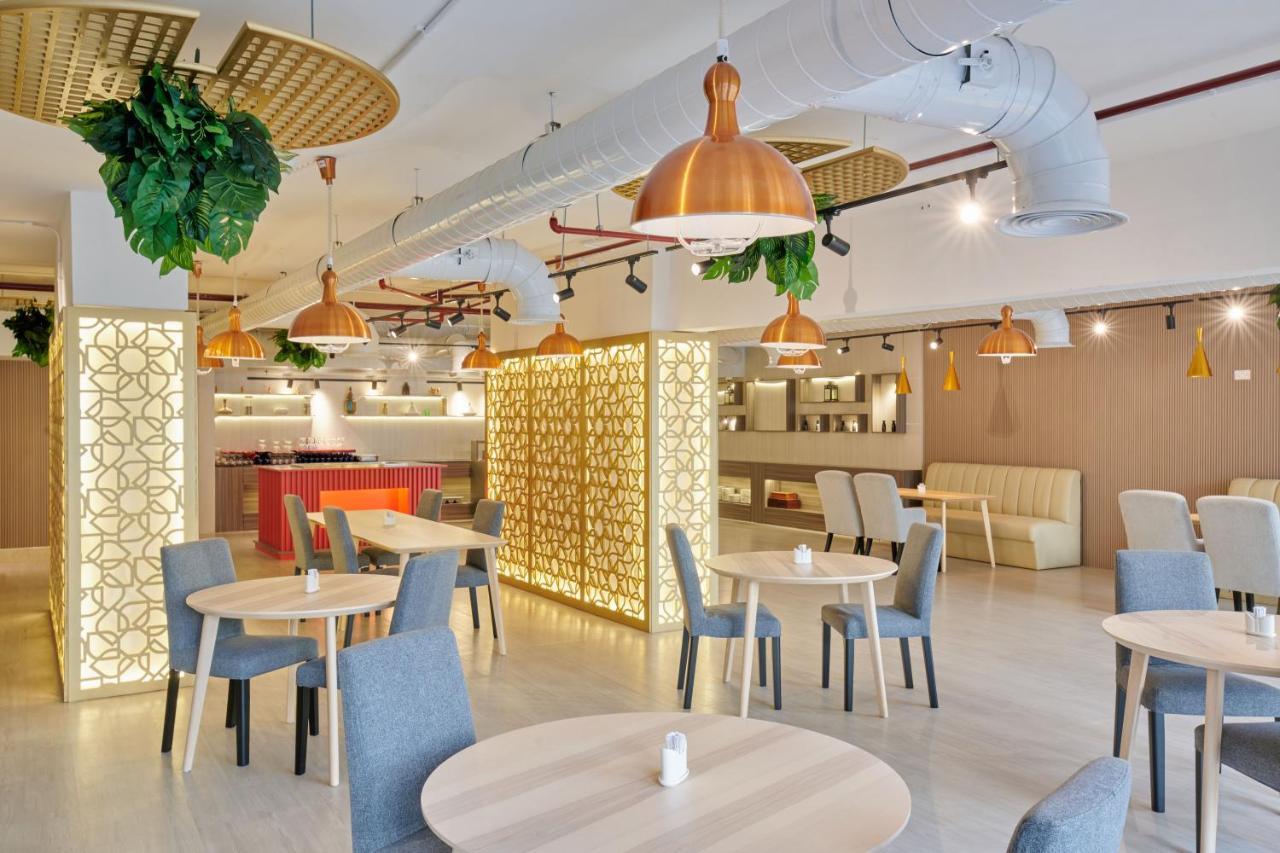 होटल Ramada By Wyndham Old Town Doha