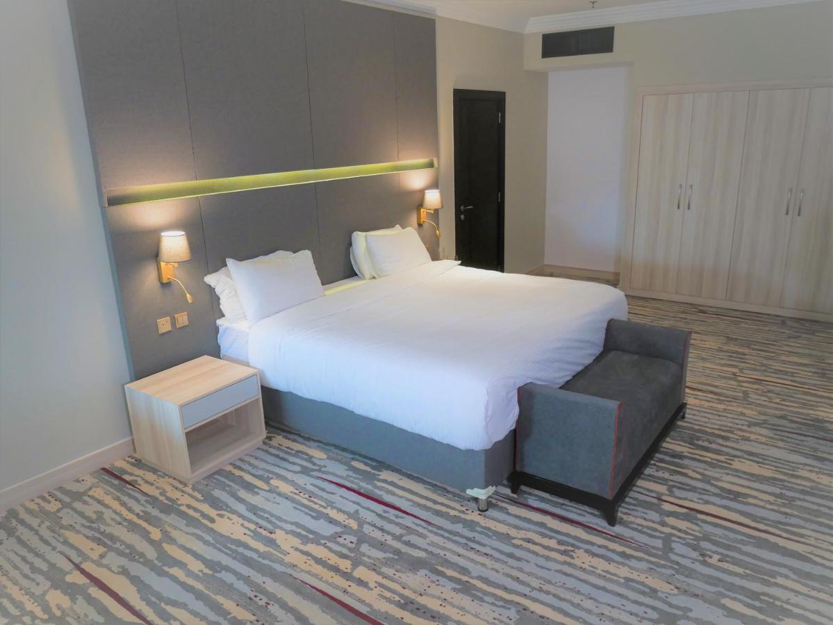 होटल Ramada By Wyndham Old Town 4*